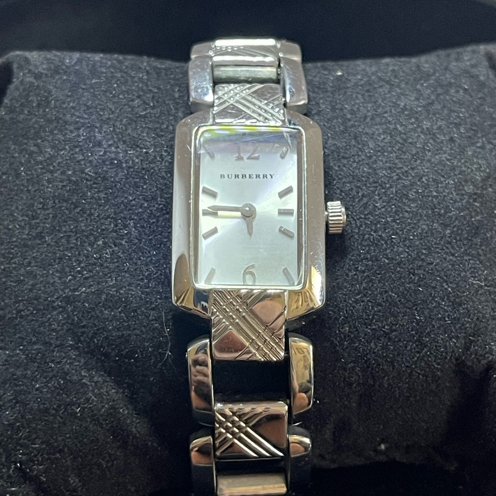 BURBERRY Heritage Womens Quartz Watch BU4211